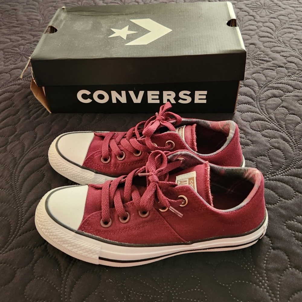 Converse worn once for a 30 min wedding ceremony